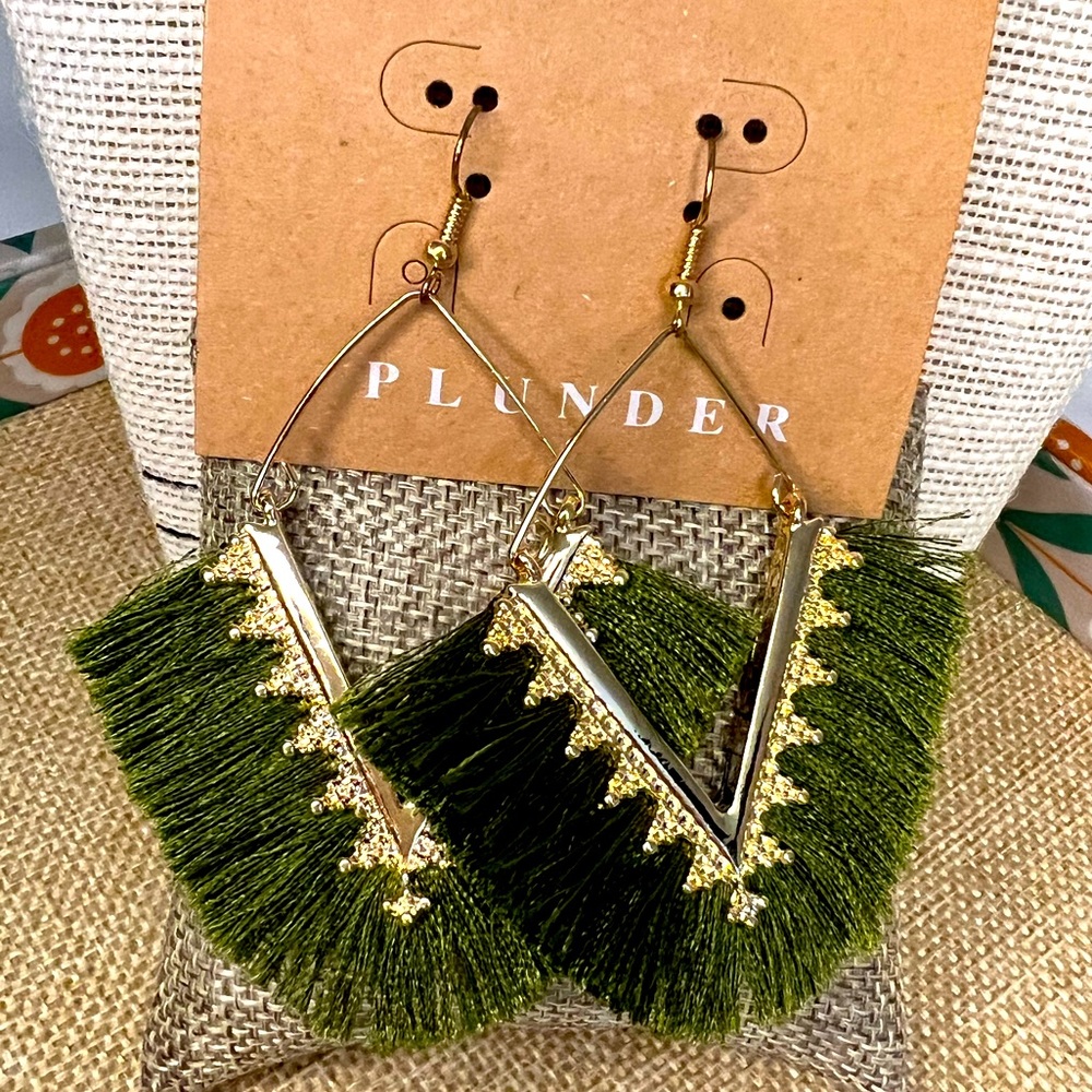 ***Retired & NIB*** Hank Earrings